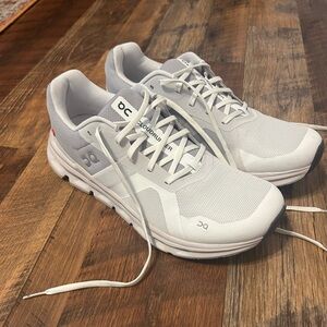 On Cloud Women’s Cloud Runners